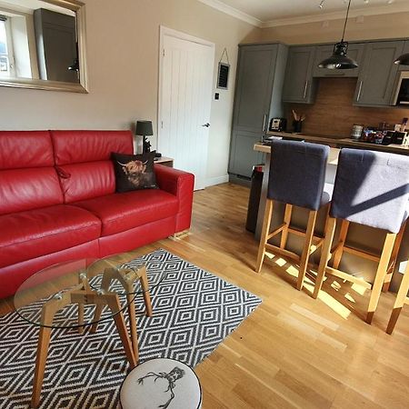 Smart & Cozy Holiday Apartment In The City Centre Инвернесс Экстерьер фото
