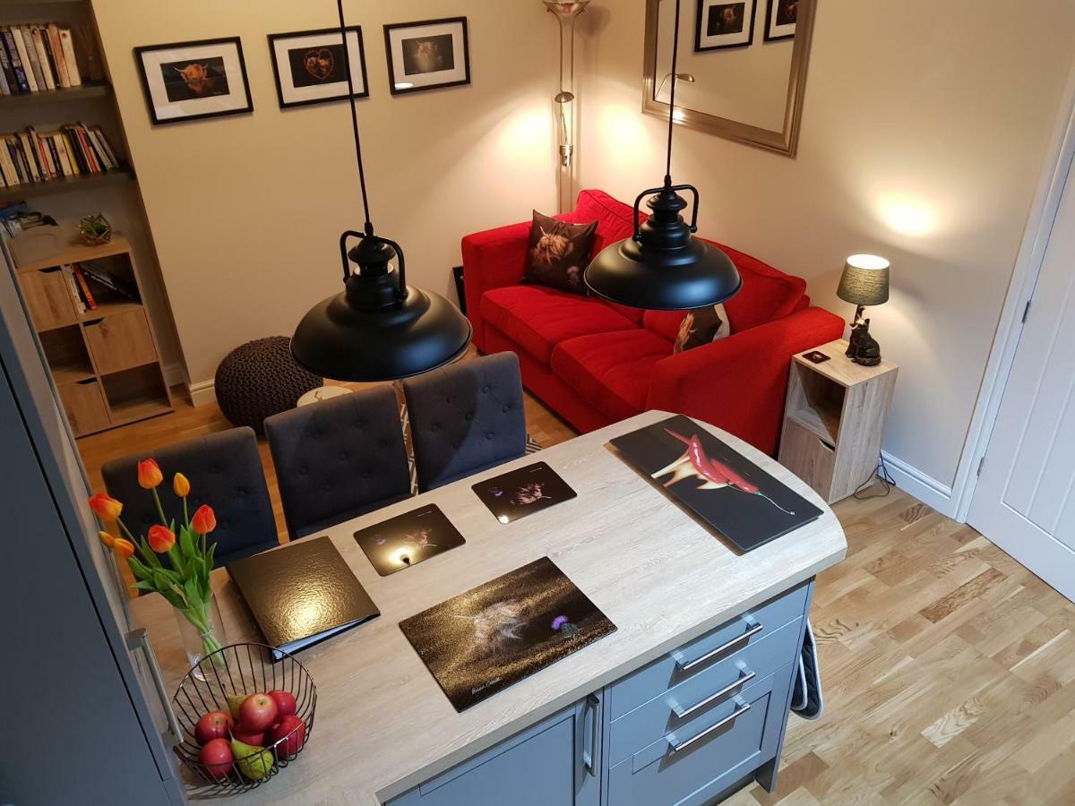 Smart & Cozy Holiday Apartment In The City Centre Инвернесс Экстерьер фото