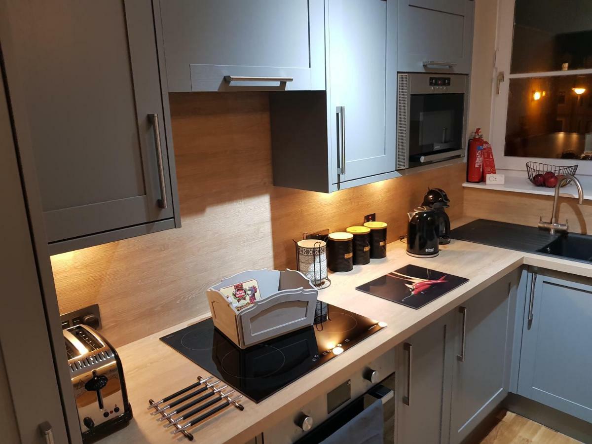Smart & Cozy Holiday Apartment In The City Centre Инвернесс Экстерьер фото